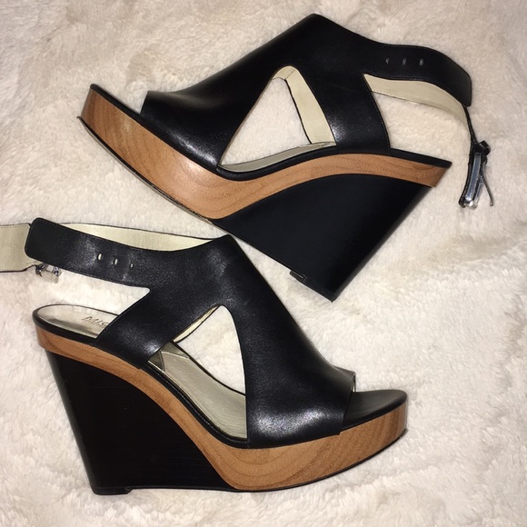 Michael Kors wedges - Picture 3 of 3